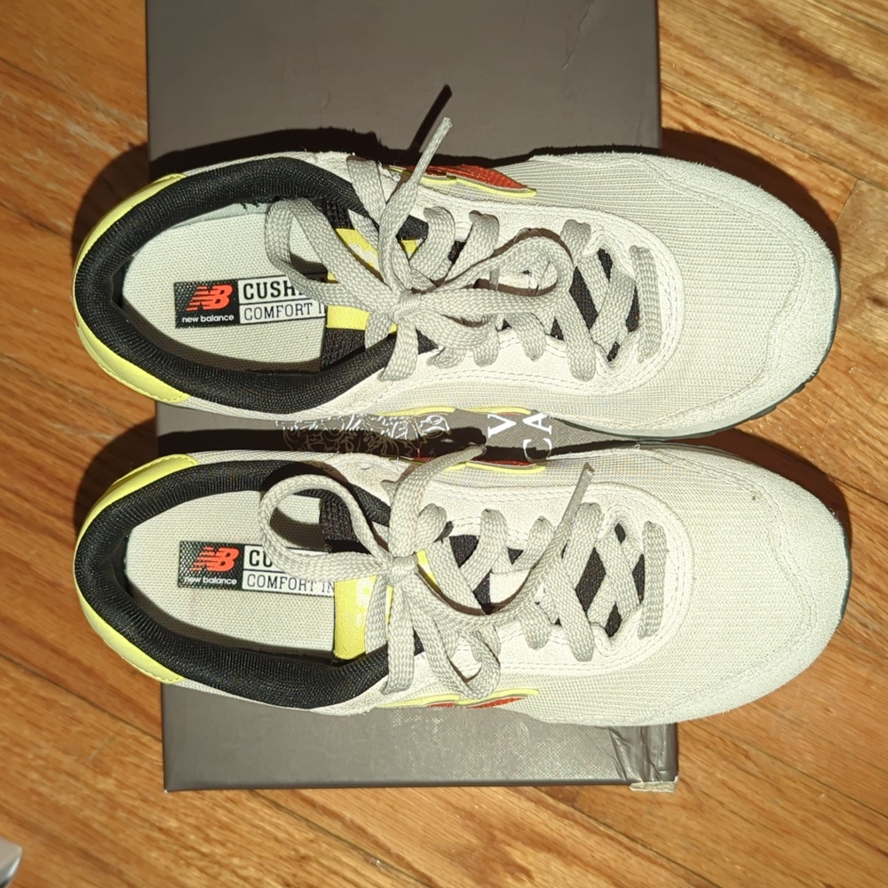 Sneakers - Picture 3 of 6